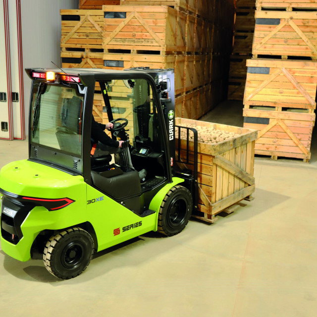 Clark: Crossover-Modelle auf der LogiMAT