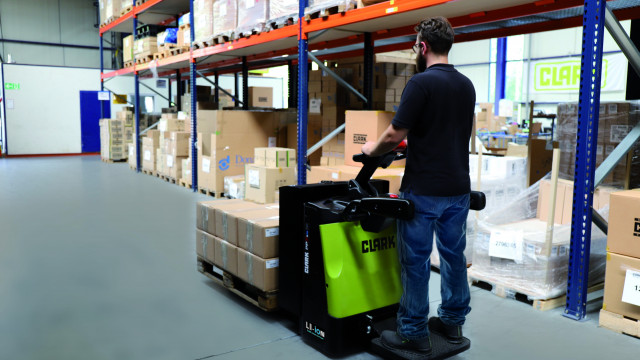 Kraftpakete für den Transport: Niederhubwagen von Clark