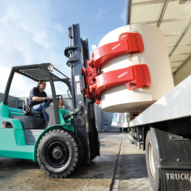 Mitsubishi Gabelstapler auf der LogiMAT